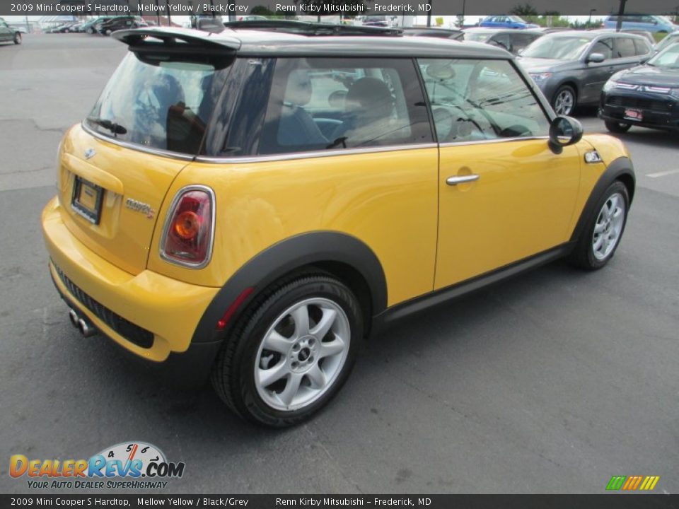 2009 Mini Cooper S Hardtop Mellow Yellow / Black/Grey Photo #7