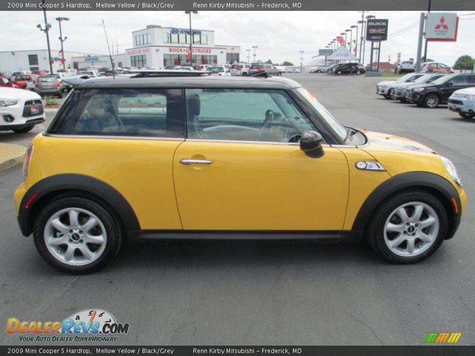 2009 Mini Cooper S Hardtop Mellow Yellow / Black/Grey Photo #8