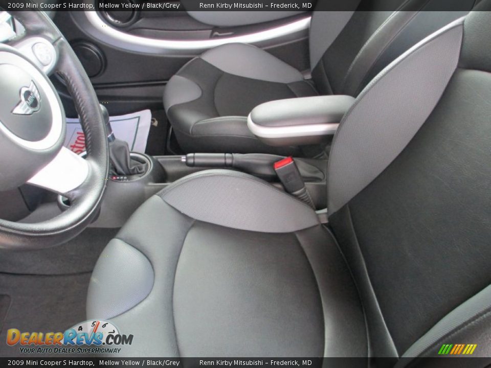2009 Mini Cooper S Hardtop Mellow Yellow / Black/Grey Photo #12