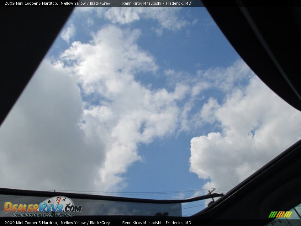 2009 Mini Cooper S Hardtop Mellow Yellow / Black/Grey Photo #16