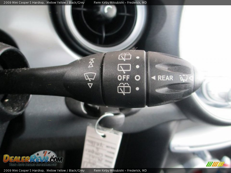 2009 Mini Cooper S Hardtop Mellow Yellow / Black/Grey Photo #23