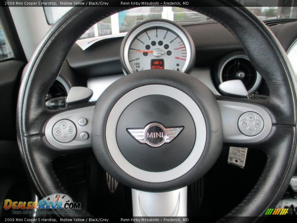 2009 Mini Cooper S Hardtop Mellow Yellow / Black/Grey Photo #24