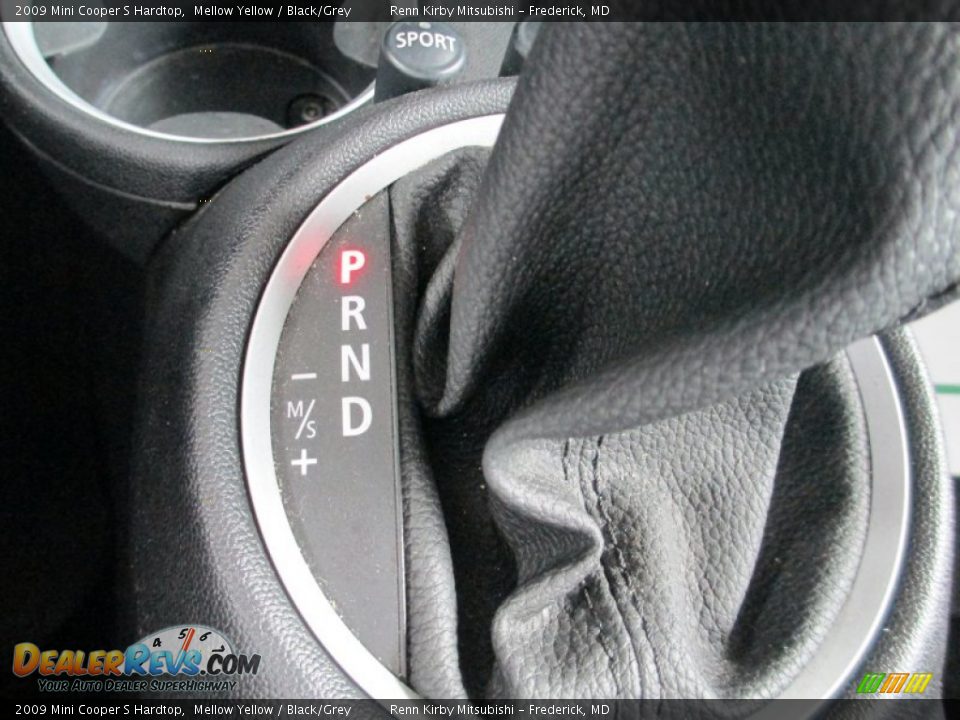 2009 Mini Cooper S Hardtop Mellow Yellow / Black/Grey Photo #27