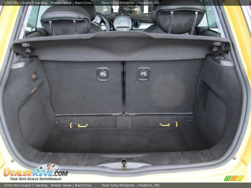 2009 Mini Cooper S Hardtop Mellow Yellow / Black/Grey Photo #29