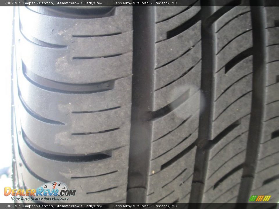 2009 Mini Cooper S Hardtop Mellow Yellow / Black/Grey Photo #31