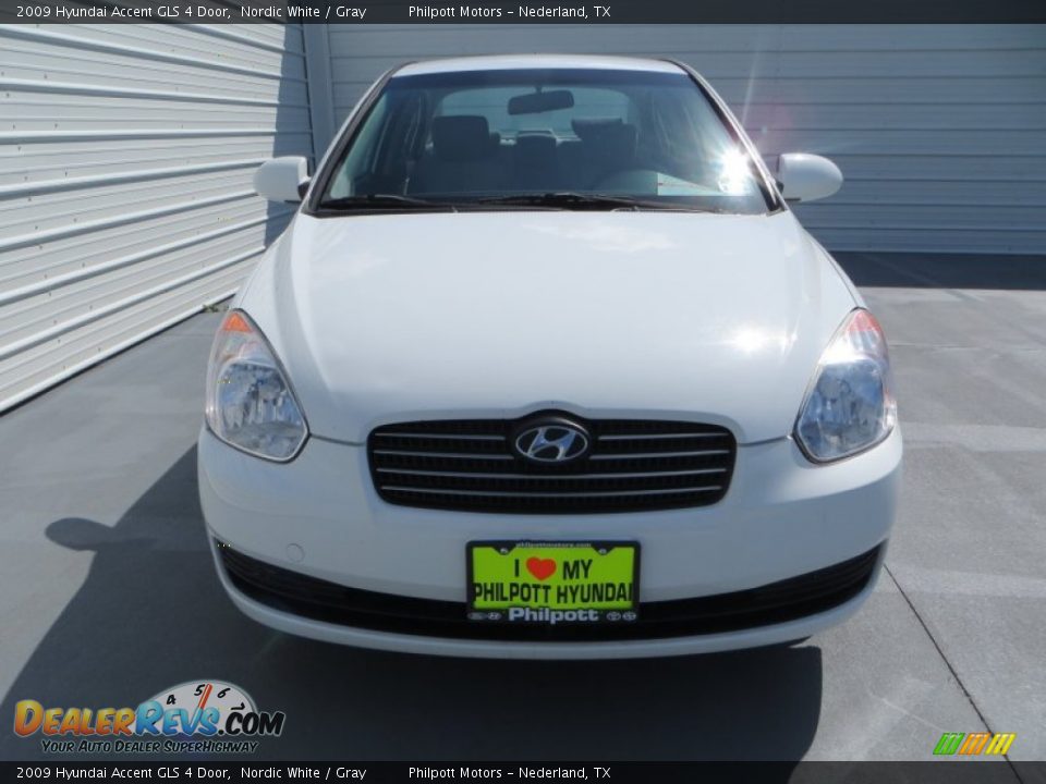 2009 Hyundai Accent GLS 4 Door Nordic White / Gray Photo #8