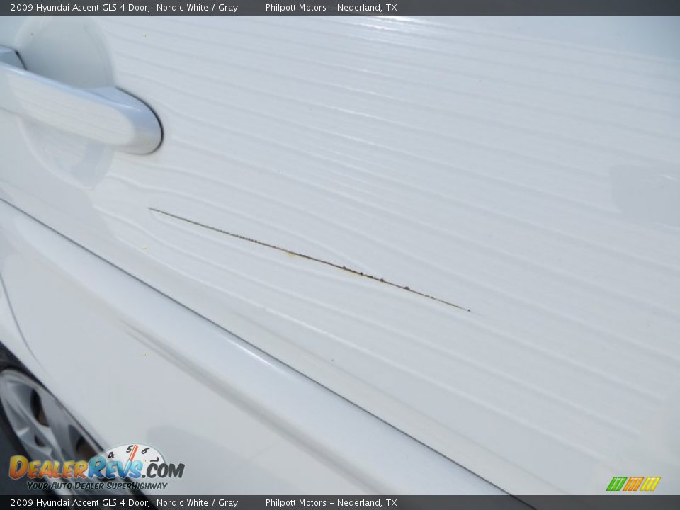 2009 Hyundai Accent GLS 4 Door Nordic White / Gray Photo #16