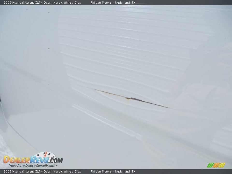 2009 Hyundai Accent GLS 4 Door Nordic White / Gray Photo #17