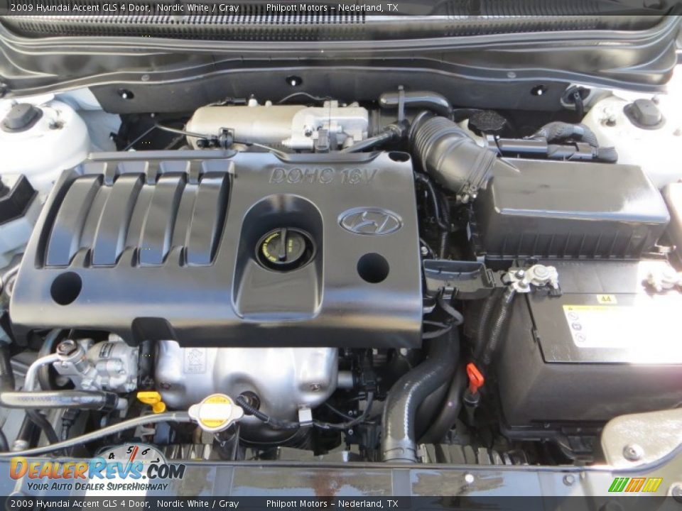 2009 Hyundai Accent GLS 4 Door Nordic White / Gray Photo #24