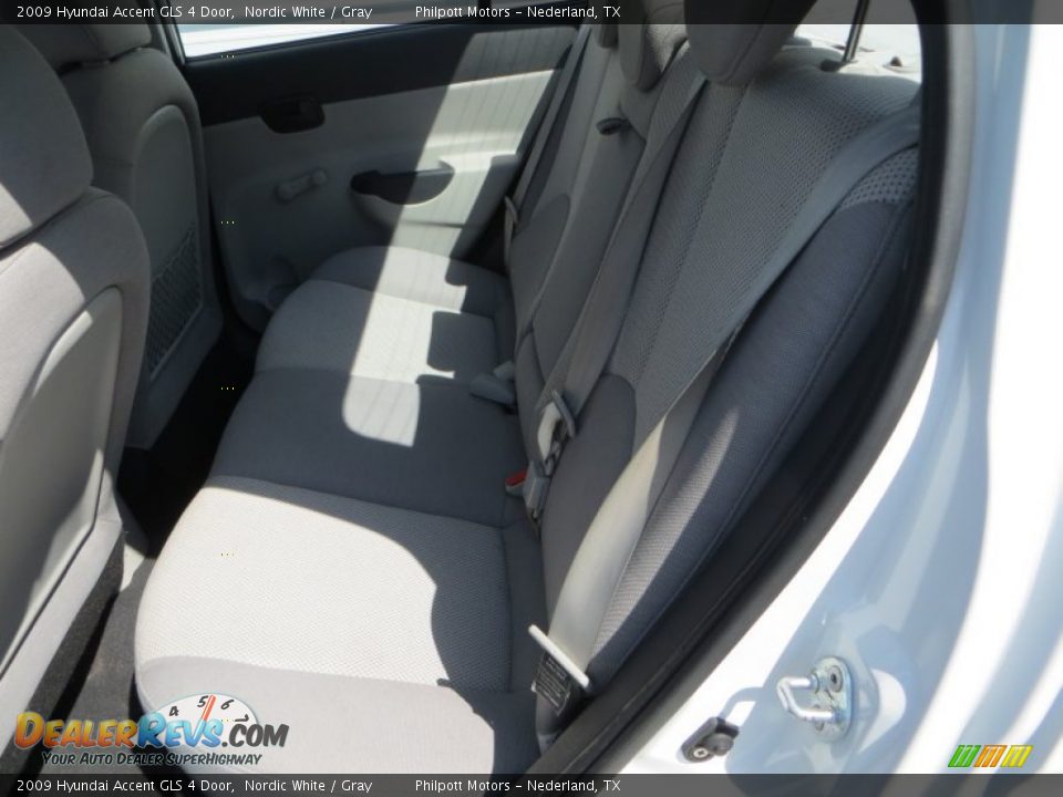 2009 Hyundai Accent GLS 4 Door Nordic White / Gray Photo #32