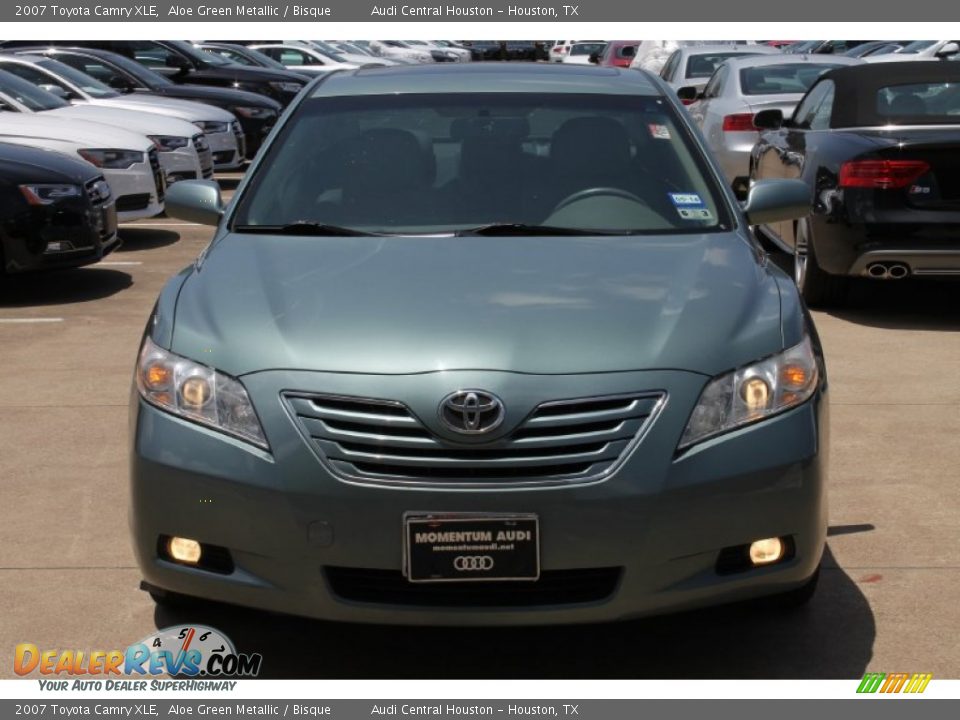 2007 Toyota Camry XLE Aloe Green Metallic / Bisque Photo #2