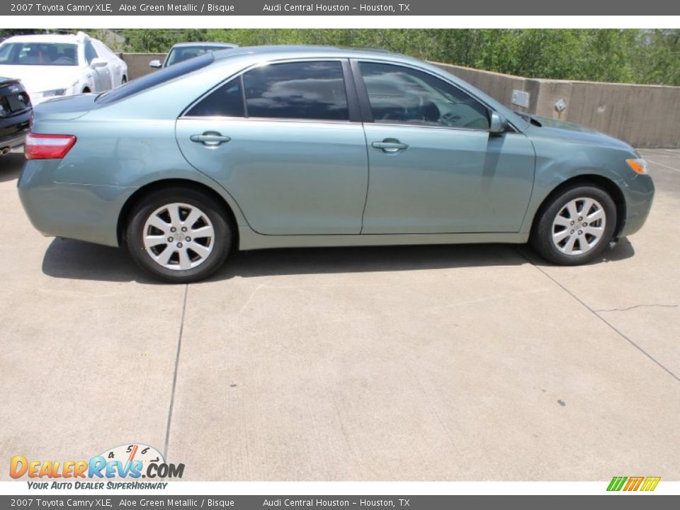 2007 Toyota Camry XLE Aloe Green Metallic / Bisque Photo #10