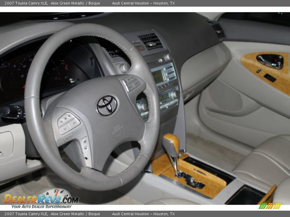 2007 Toyota Camry XLE Aloe Green Metallic / Bisque Photo #13