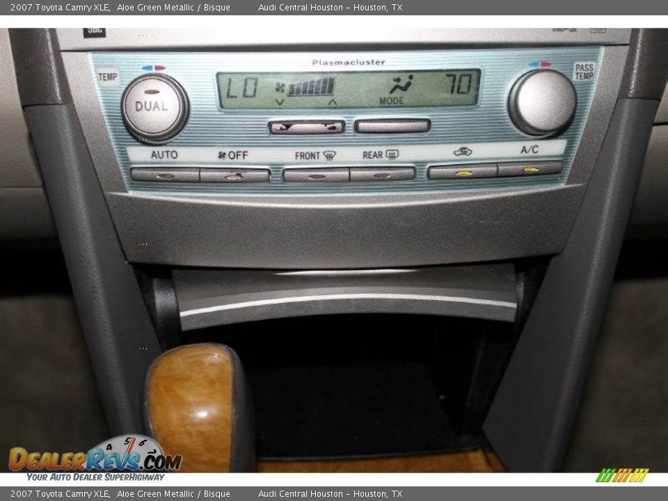 2007 Toyota Camry XLE Aloe Green Metallic / Bisque Photo #20