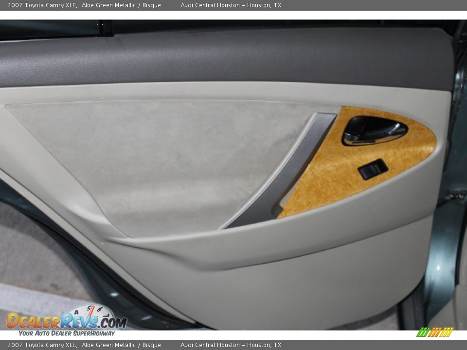 2007 Toyota Camry XLE Aloe Green Metallic / Bisque Photo #24