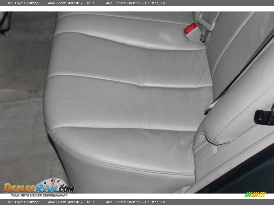 2007 Toyota Camry XLE Aloe Green Metallic / Bisque Photo #25