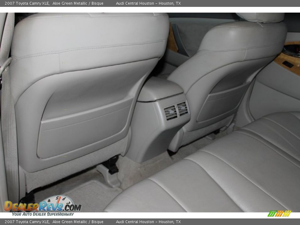 2007 Toyota Camry XLE Aloe Green Metallic / Bisque Photo #26
