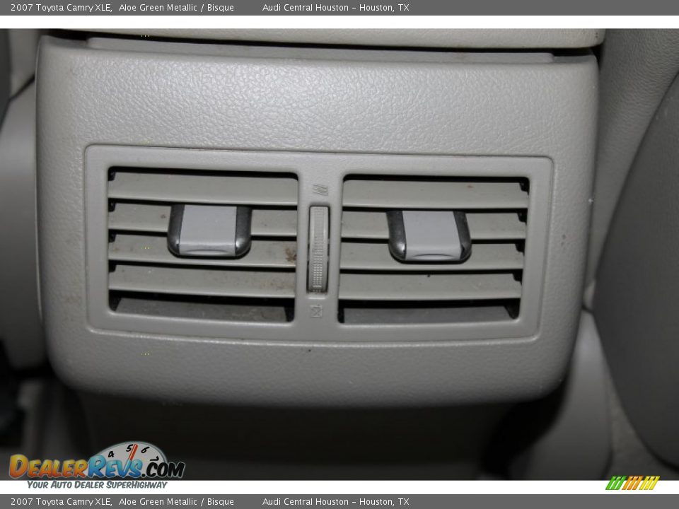 2007 Toyota Camry XLE Aloe Green Metallic / Bisque Photo #27