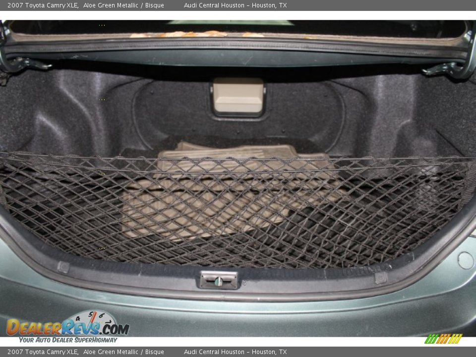 2007 Toyota Camry XLE Aloe Green Metallic / Bisque Photo #29
