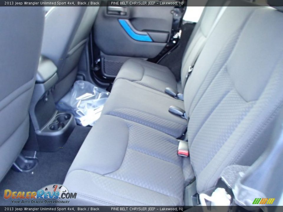 2013 Jeep Wrangler Unlimited Sport 4x4 Black / Black Photo #3