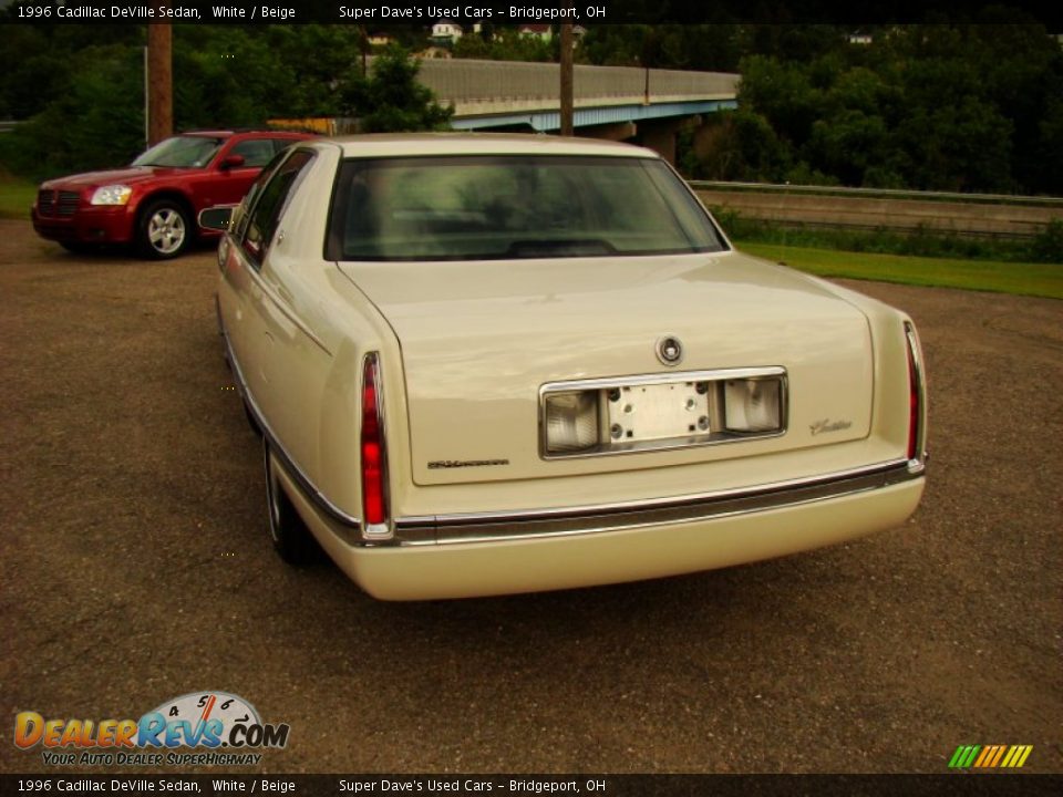1996 Cadillac DeVille Sedan White / Beige Photo #4
