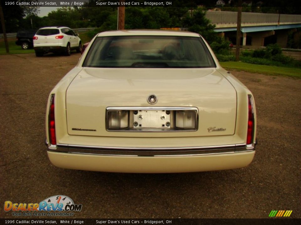 1996 Cadillac DeVille Sedan White / Beige Photo #5