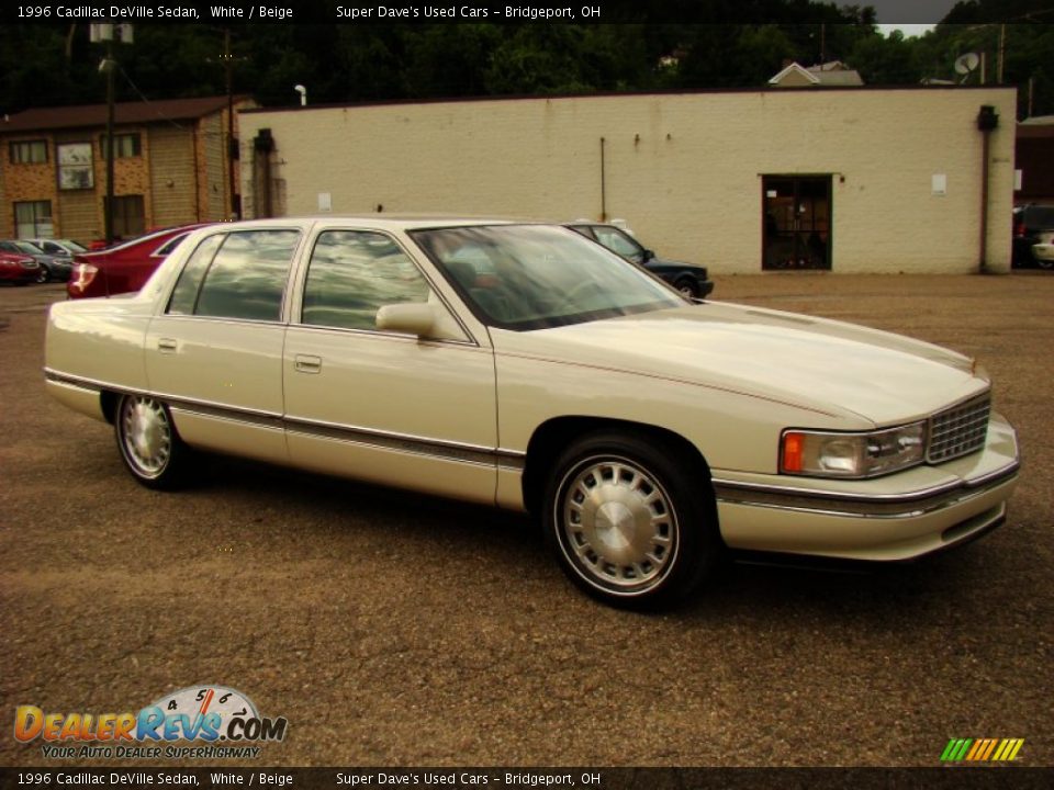 1996 Cadillac DeVille Sedan White / Beige Photo #9