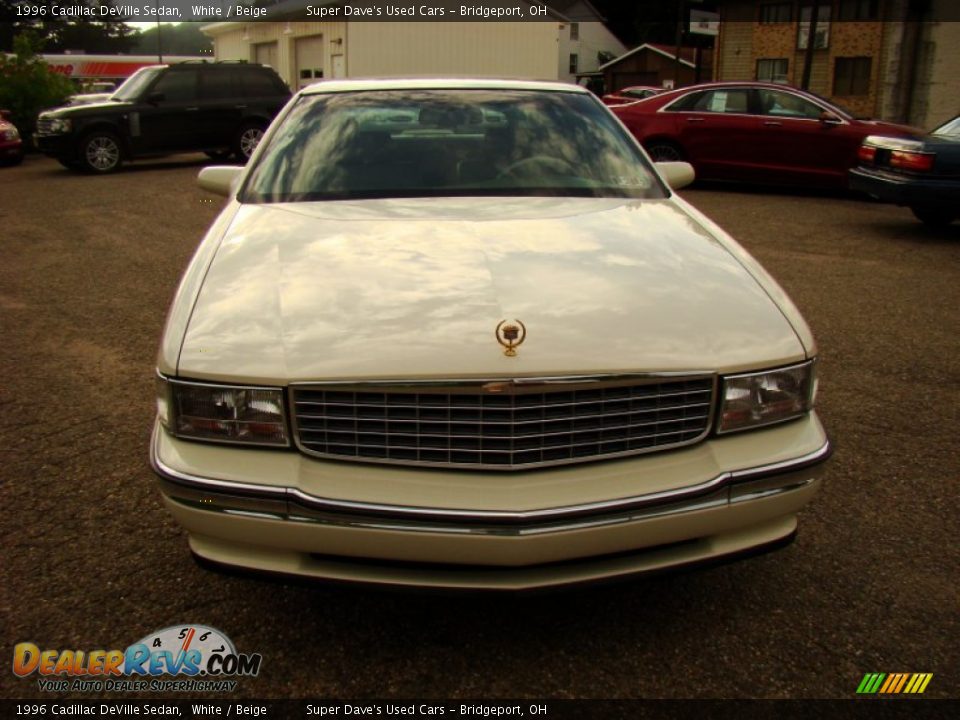 1996 Cadillac DeVille Sedan White / Beige Photo #11