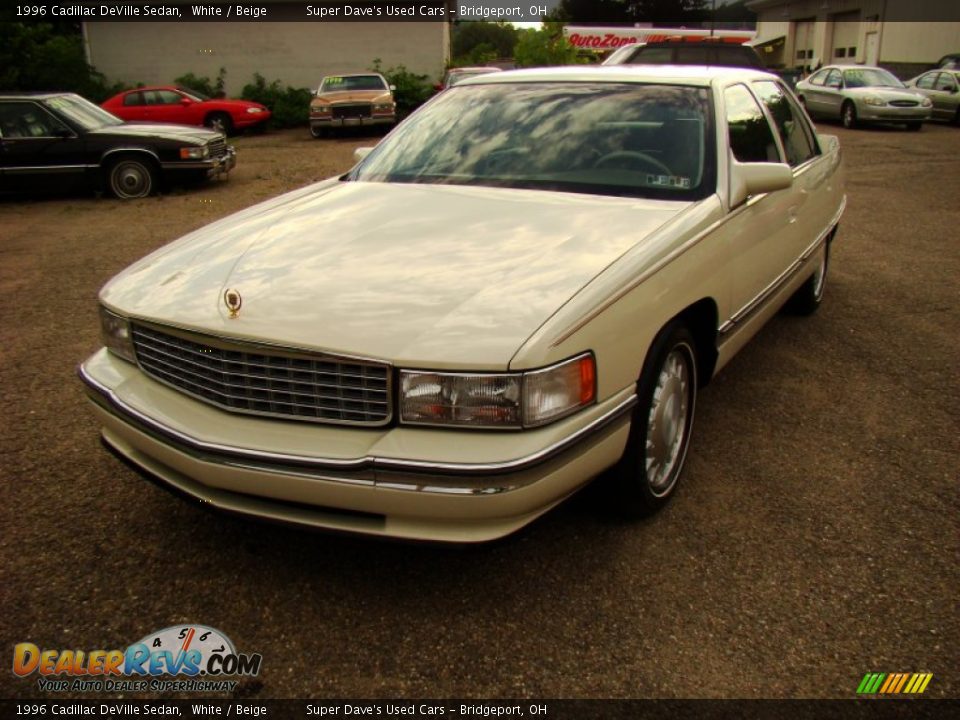 1996 Cadillac DeVille Sedan White / Beige Photo #12