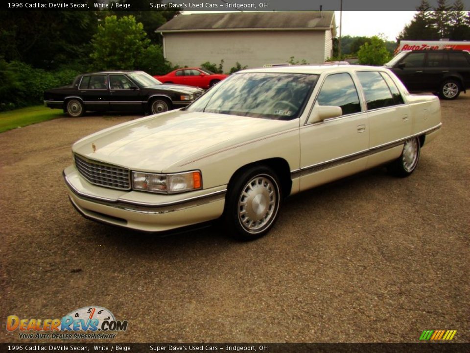 1996 Cadillac DeVille Sedan White / Beige Photo #13