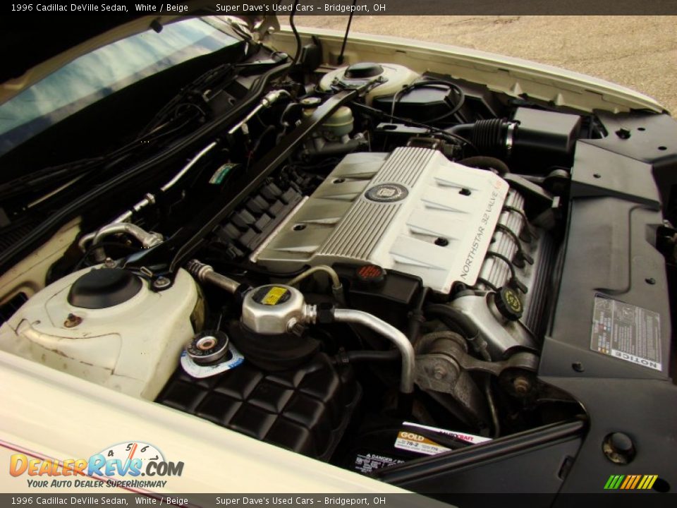 1996 Cadillac DeVille Sedan White / Beige Photo #27