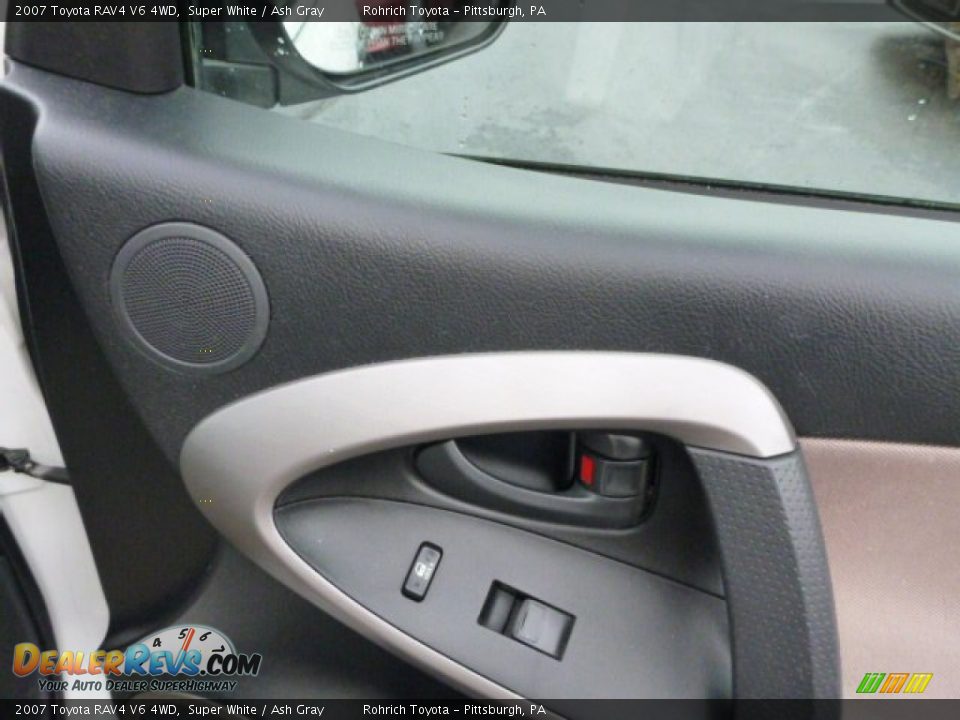 2007 Toyota RAV4 V6 4WD Super White / Ash Gray Photo #15