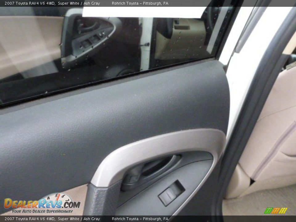 2007 Toyota RAV4 V6 4WD Super White / Ash Gray Photo #16