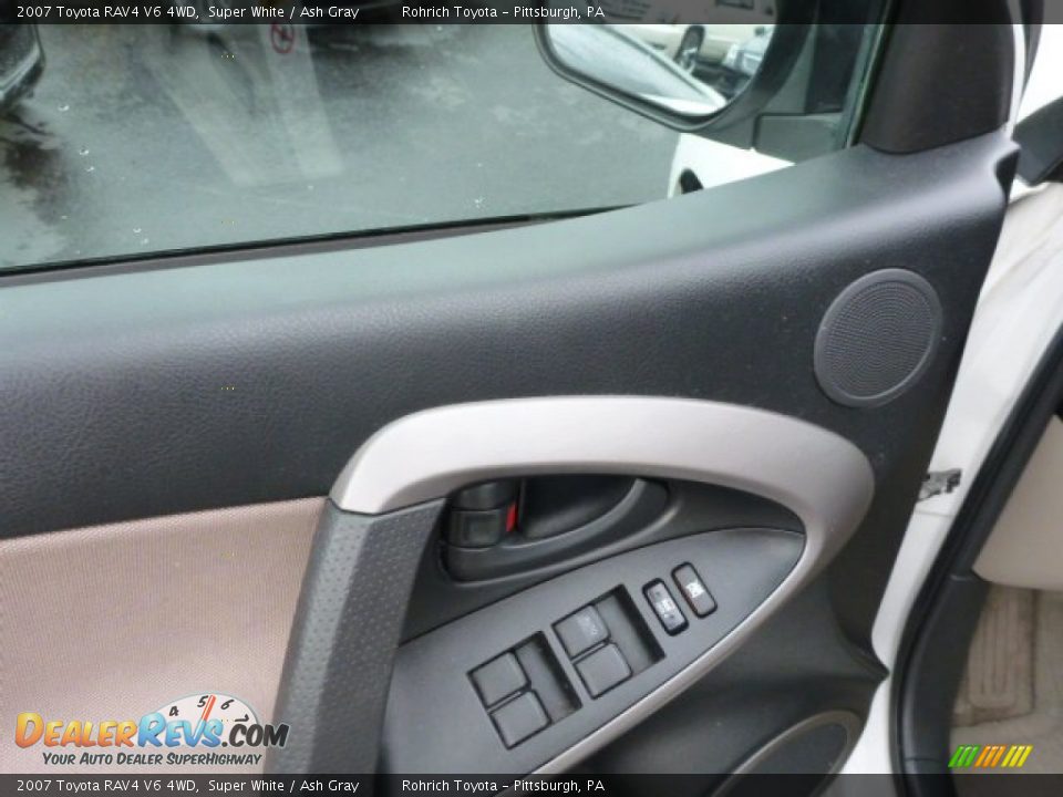 2007 Toyota RAV4 V6 4WD Super White / Ash Gray Photo #17
