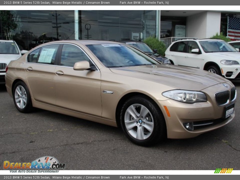 Front 3/4 View of 2013 BMW 5 Series 528i Sedan Photo #3