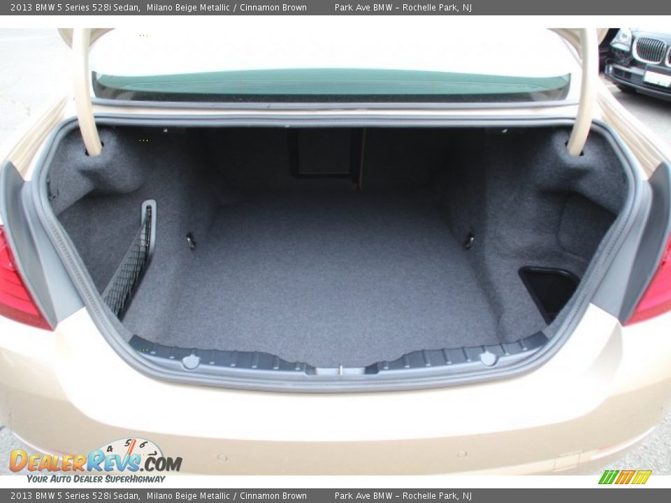 2013 BMW 5 Series 528i Sedan Trunk Photo #21