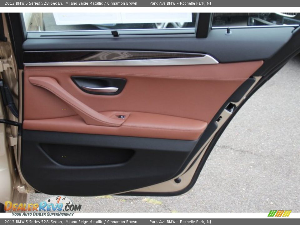 Door Panel of 2013 BMW 5 Series 528i Sedan Photo #23