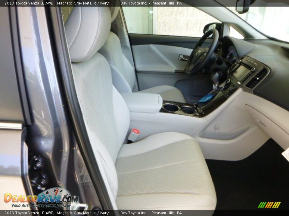 2013 Toyota Venza LE AWD Magnetic Gray Metallic / Ivory Photo #9