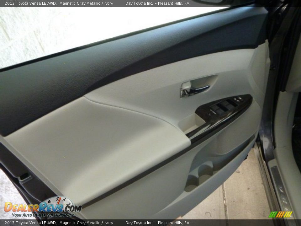 2013 Toyota Venza LE AWD Magnetic Gray Metallic / Ivory Photo #15