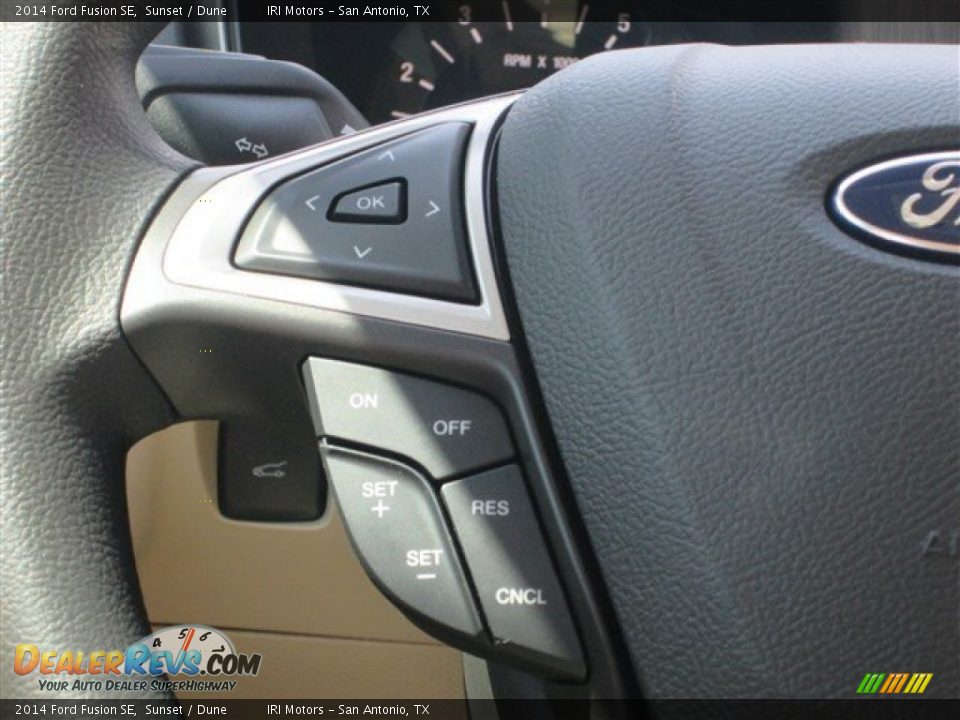 Controls of 2014 Ford Fusion SE Photo #14