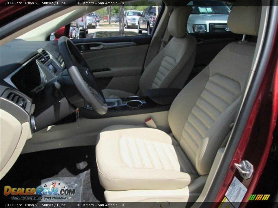 Front Seat of 2014 Ford Fusion SE Photo #17