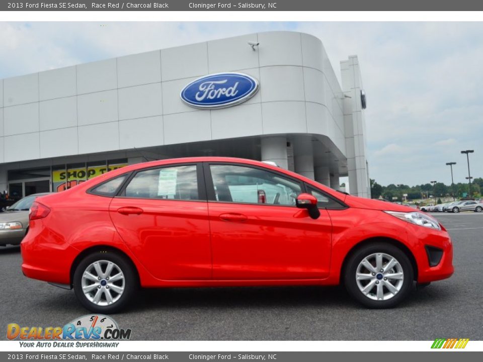 2013 Ford Fiesta SE Sedan Race Red / Charcoal Black Photo #2