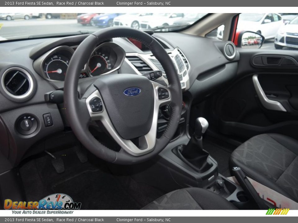 2013 Ford Fiesta SE Sedan Race Red / Charcoal Black Photo #6