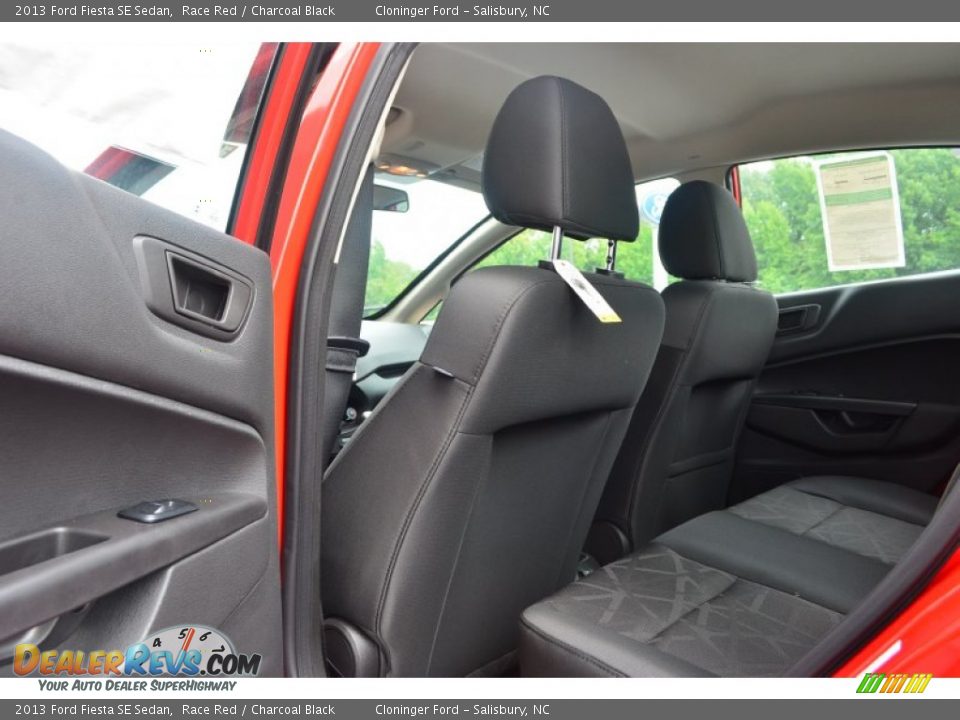 2013 Ford Fiesta SE Sedan Race Red / Charcoal Black Photo #7