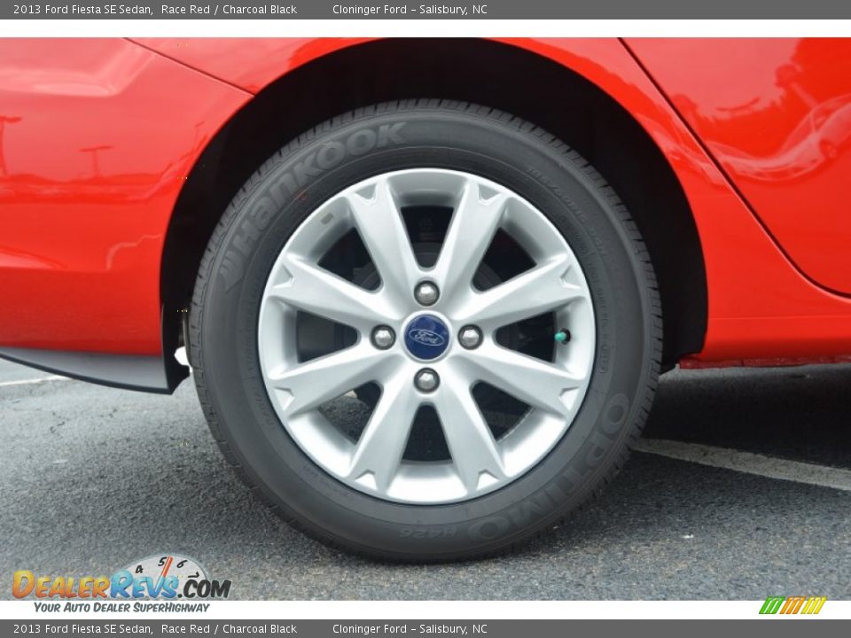 2013 Ford Fiesta SE Sedan Race Red / Charcoal Black Photo #9