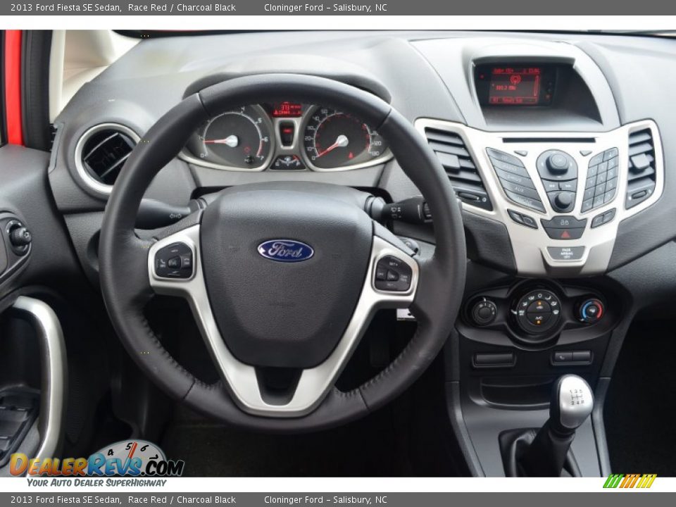2013 Ford Fiesta SE Sedan Race Red / Charcoal Black Photo #10