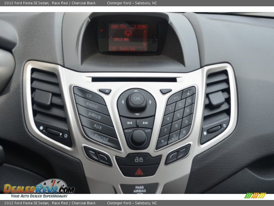 2013 Ford Fiesta SE Sedan Race Red / Charcoal Black Photo #11