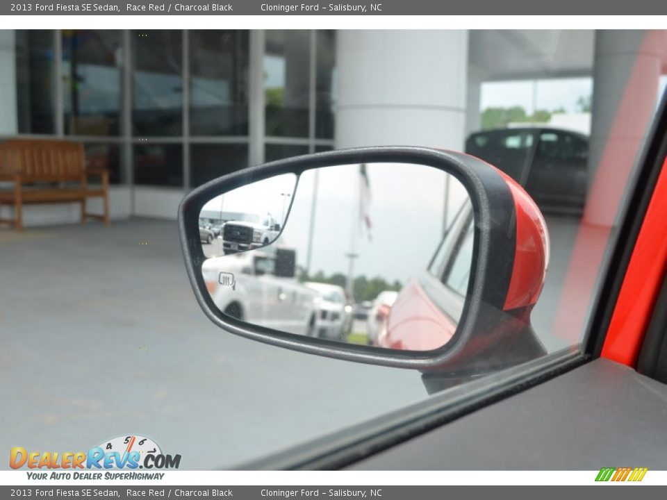2013 Ford Fiesta SE Sedan Race Red / Charcoal Black Photo #16