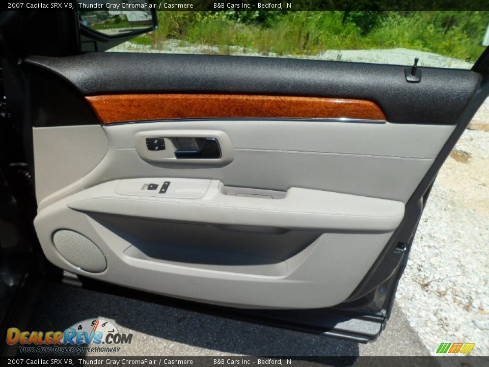 2007 Cadillac SRX V8 Thunder Gray ChromaFlair / Cashmere Photo #16