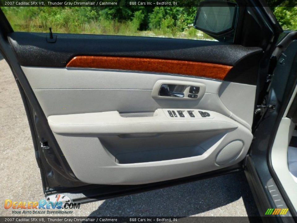 2007 Cadillac SRX V8 Thunder Gray ChromaFlair / Cashmere Photo #24